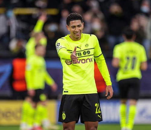 而且在防守 而且在防守