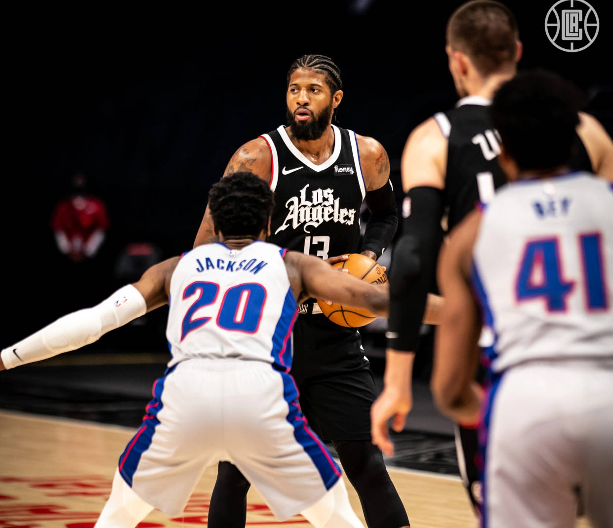 若角落三分 若角落三分