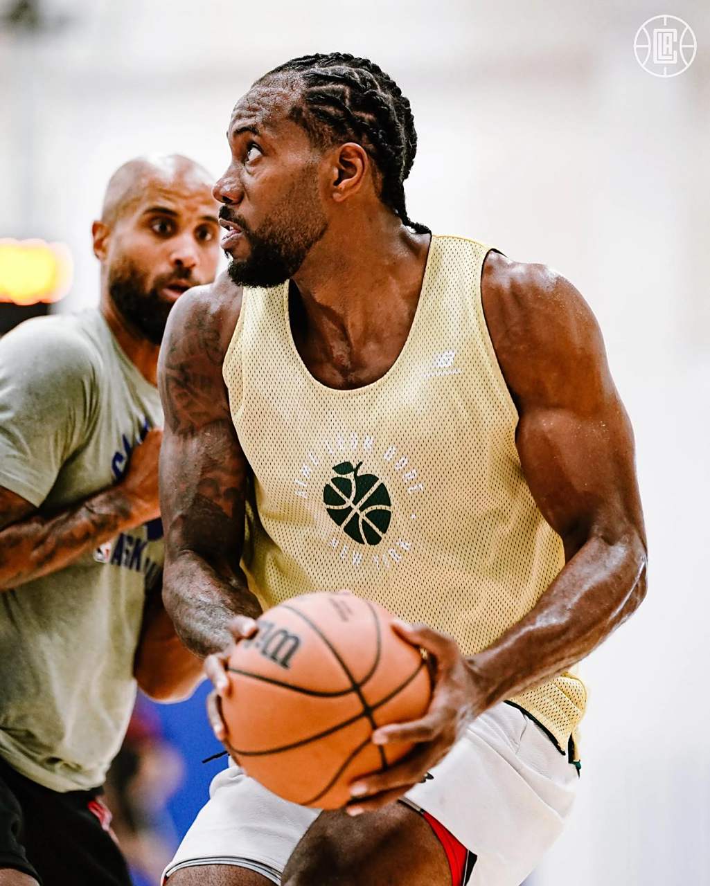 对企业与社 对企业与社