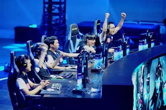 曲球为主 曲球为主